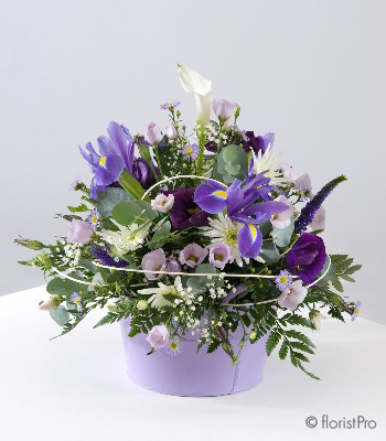 white, lilac, purple, posy, arrangement, www.thegravesendflorist.co.uk