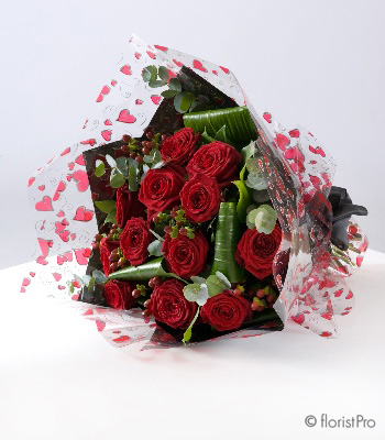 Luxury, rose, valentines, red, Love, handtie, bouquet, flowers, delivered, delivery, Biggin hill