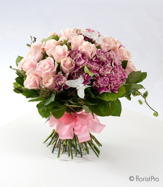 pink, rose, carnation, luxury, designer, handtie, hydrangea, Mother’s Day, flowers, bouquet, bunch, gift, Funeral, tribute, wreath, flowers, Biggin Hill, Westerham, Orpington, Bromley, Sevenoaks, Florist, delivery, delivered