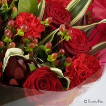 luxury, red, rose, carnation, hypericum berry, handtie, bouquet,