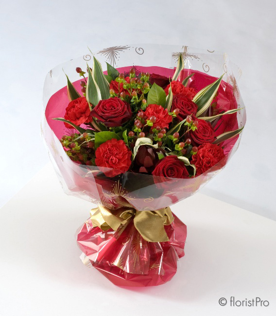 luxury, red, rose, carnation, hypericum berry, handtie, bouquet,