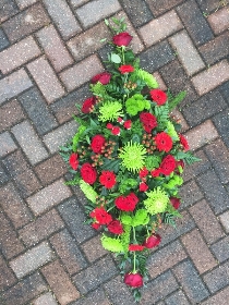 Red, green, fresh, modern, vibrant, coffin, spray, Funeral, tribute, wreath, flowers, Biggin Hill, Westerham, Orpington, Bromley, Sevenoaks, Florist 